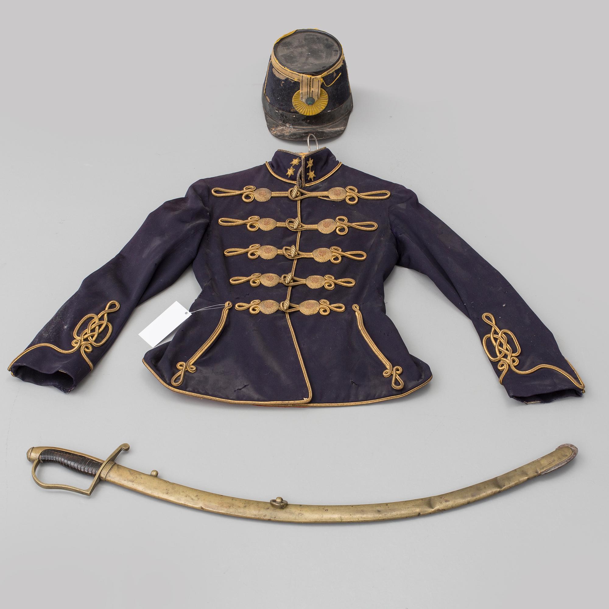 UNIFORMSJACKA, KEPI samt SABEL, 1800-tal.