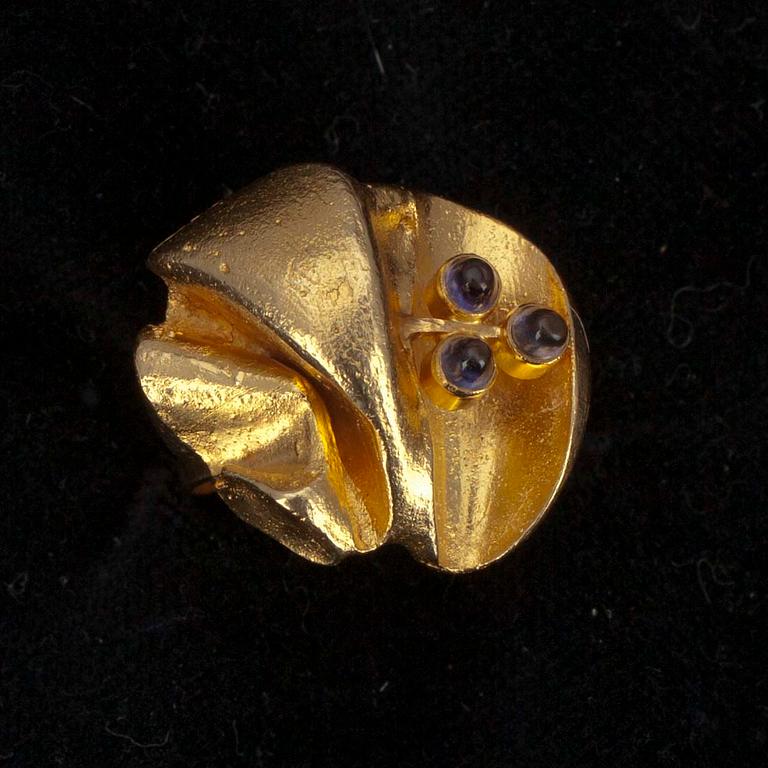 RING, guld 18K  samt ametister, Björn Weckström 1967. Tot. vikt ca 20,7gr.