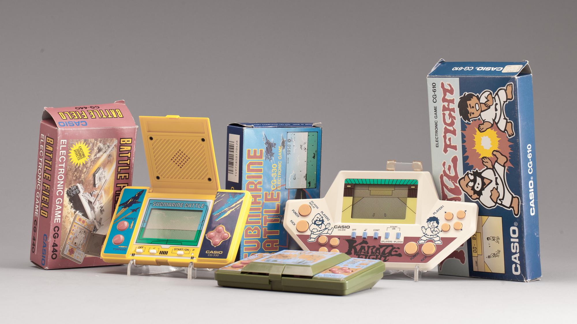 DATASPEL, 3 st, CASIO, bland annat Battle Field" CG-440. 1980-tal.
