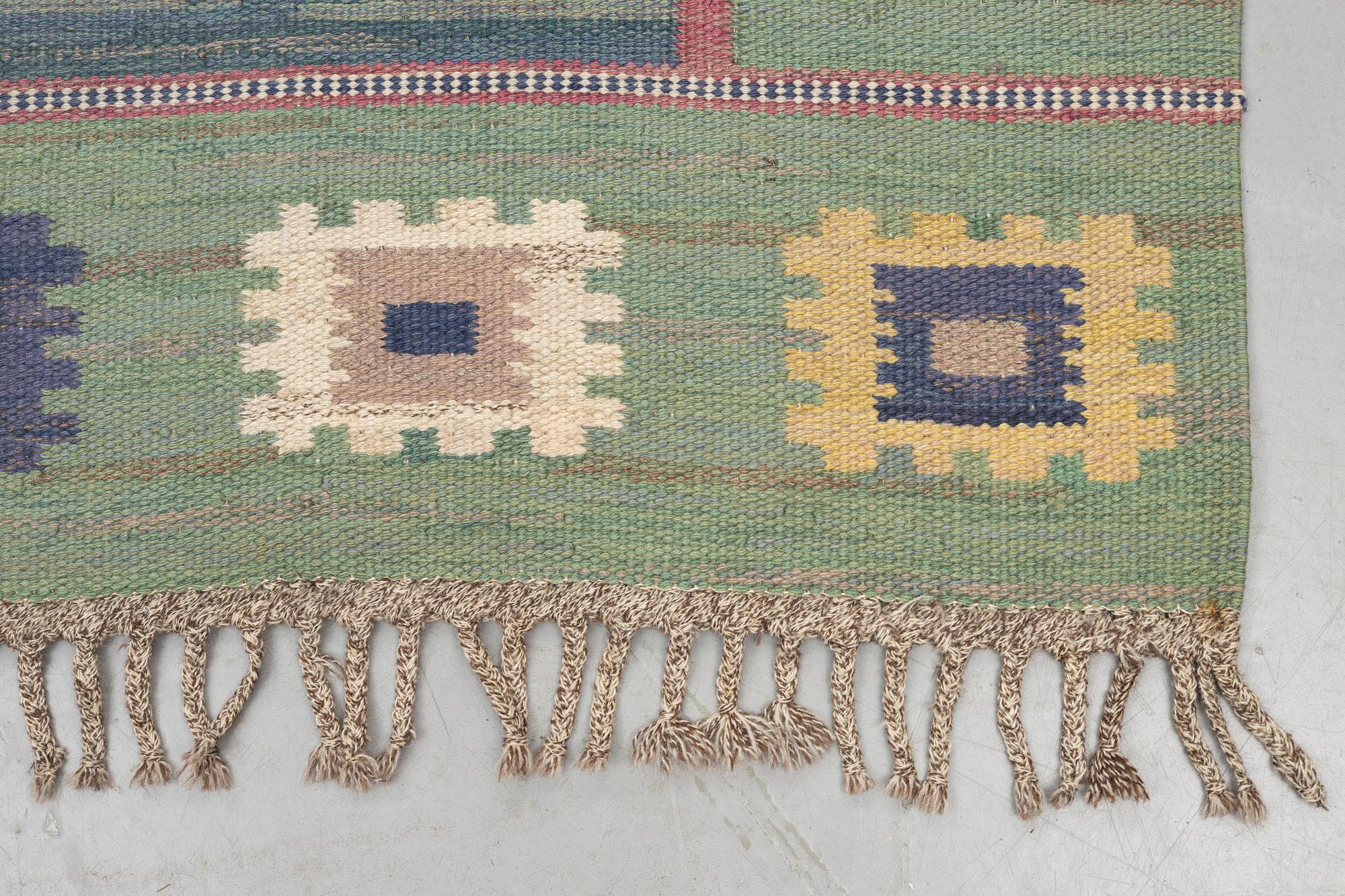 Märta Måås-Fjetterström, a carpet, "Grön äng", flat weave, ca 291 x 207 cm, signed AB MMF.
