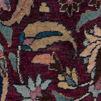 Carpet, Mesh, semi-antique. approx. 335 x 250 cm.