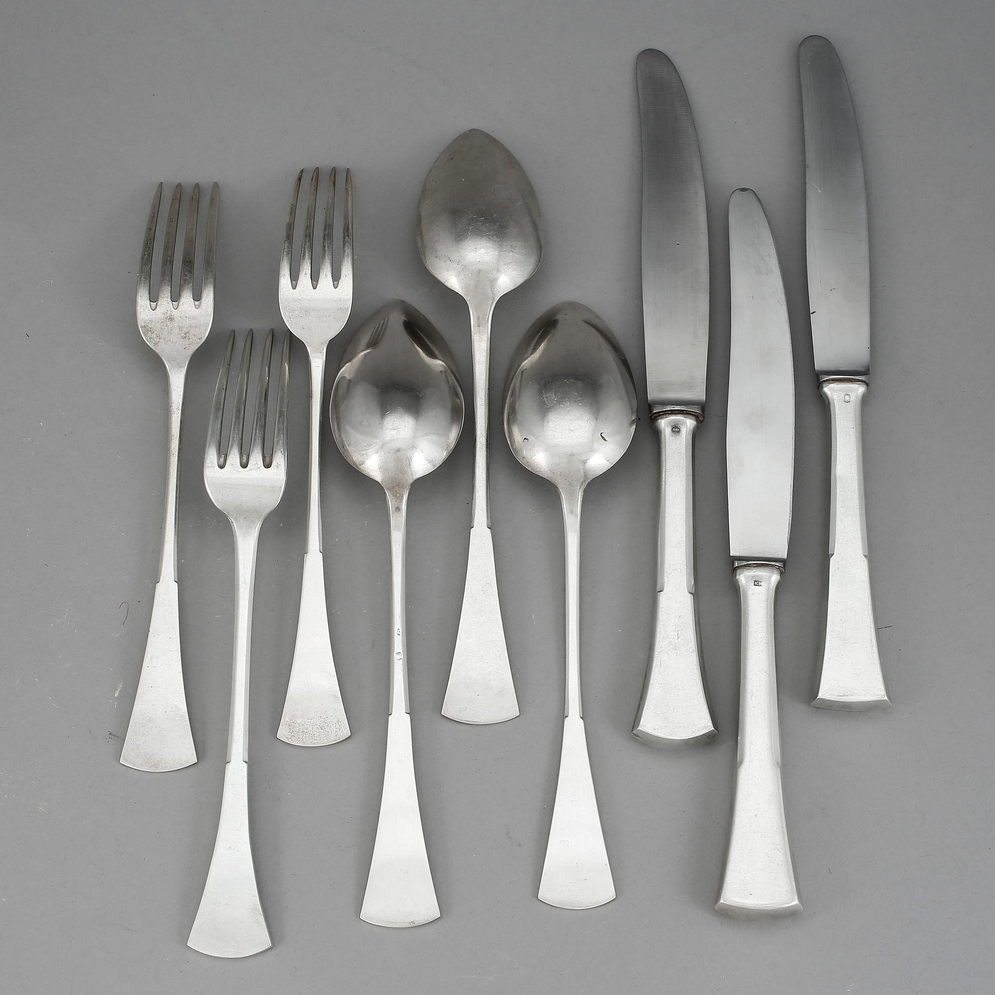 BESTICKSERVIS, 124 delar, silver, bla Österrike-Ungern 1872-1922 och Ungern 1937-1965. Total vikt ca 6841 gram.