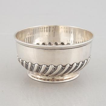 Te- och kaffeservis, 3 delar, samt sockerskål, silver, bl a E. Silver & Co, Sheffield, England 1946-47.