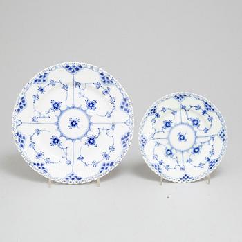 A 'Musselmalet' part coffee service, Royal Copenhagen (16 pieces).
