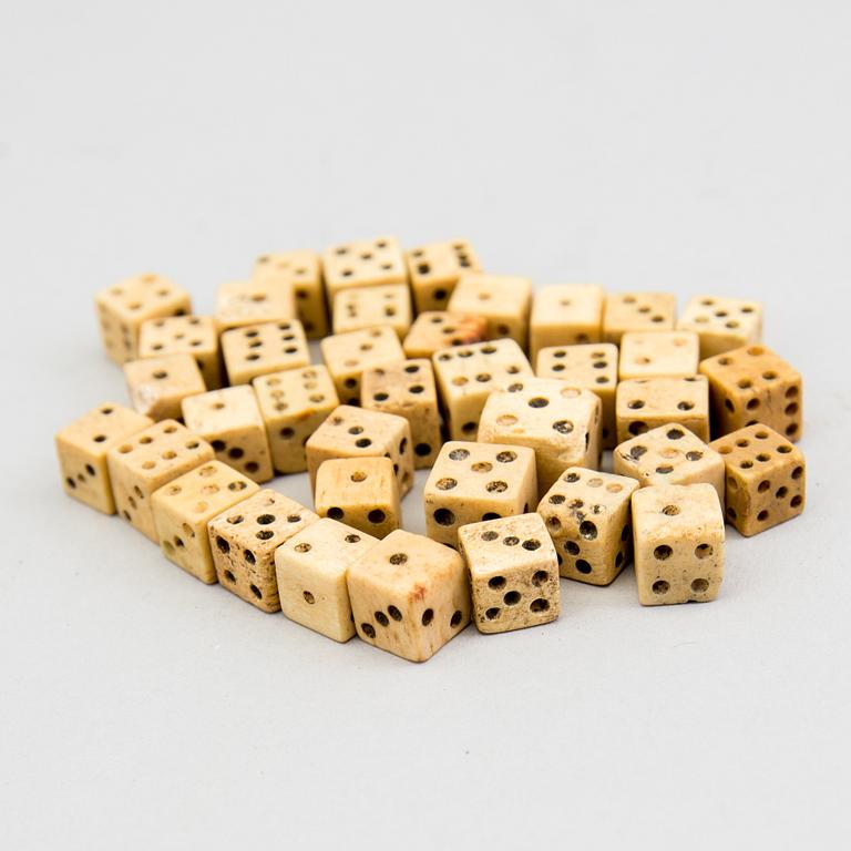 38 BONE MINIATURE DICE, 19th century.