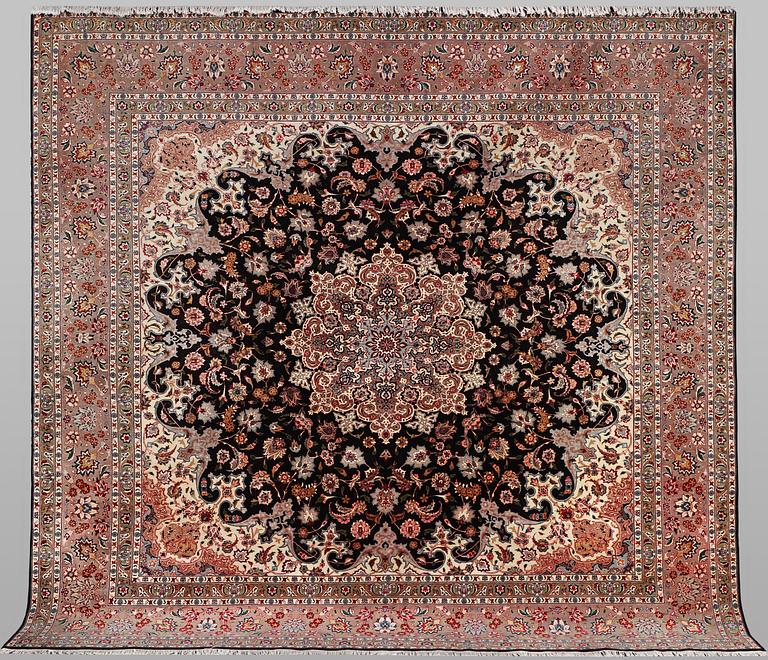 Matta, Täbriz, part silk, 60 Raj, 300 x 290 cm.