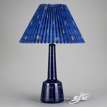 BORDSLAMPA, chamotterat stengods. Palshus för Le Klint, 1960-tal.