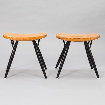 ILMARI TAPIOVAARA, a 1960's 7-piece 'Pirkka' dining set for Laukaan Puu.