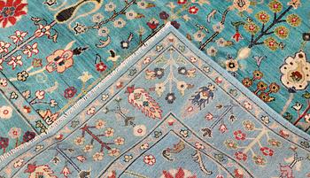 A carpet, Ziegler design, approx. 311 x 200 cm.