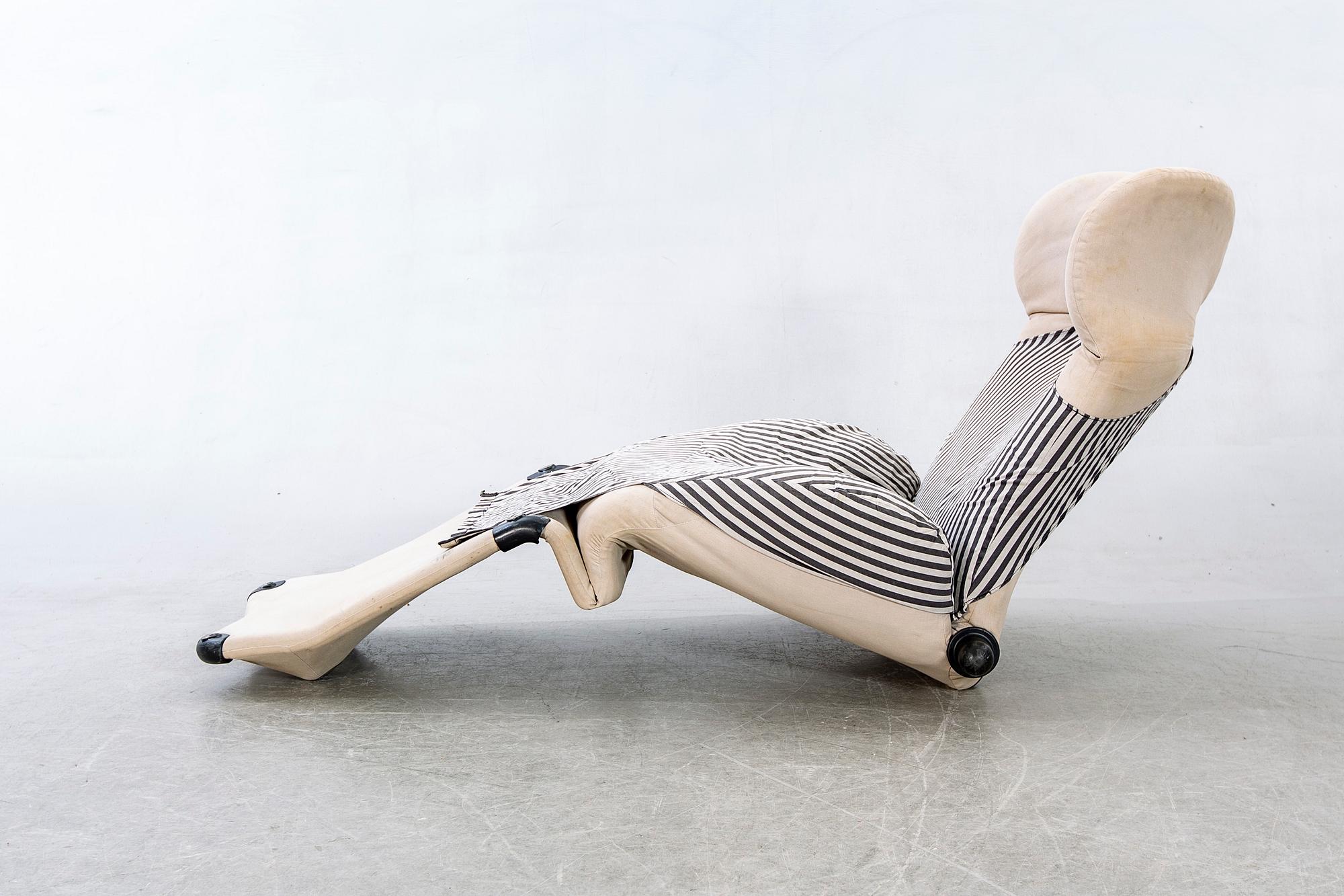 An 1980/90:s 'Wink chair', easy chair by Toshiyuki Kita.