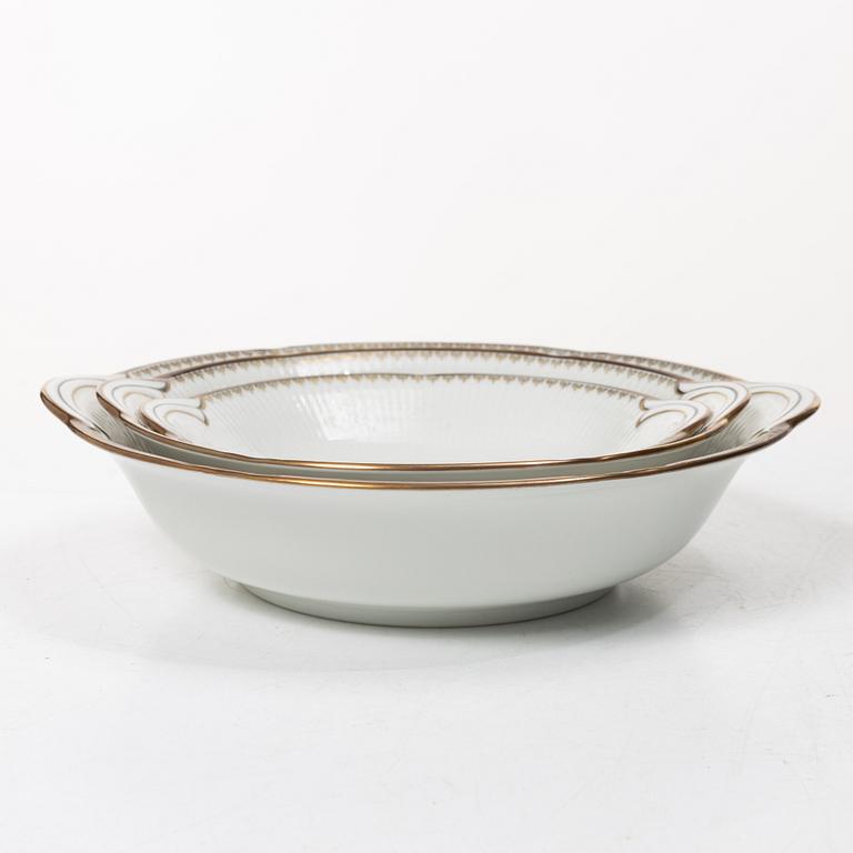 Louise Adelborg, A dinner service, 74 pieces, porcelain, "Swedish Grace/Kardinal", Rörstrand.