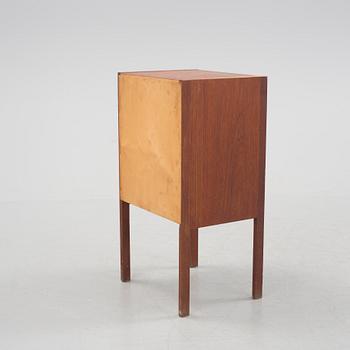 BYRÅ MED SPEGEL, teak, 1960-tal.