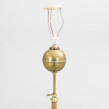 Golvlampa, 1900-talets första hälft.