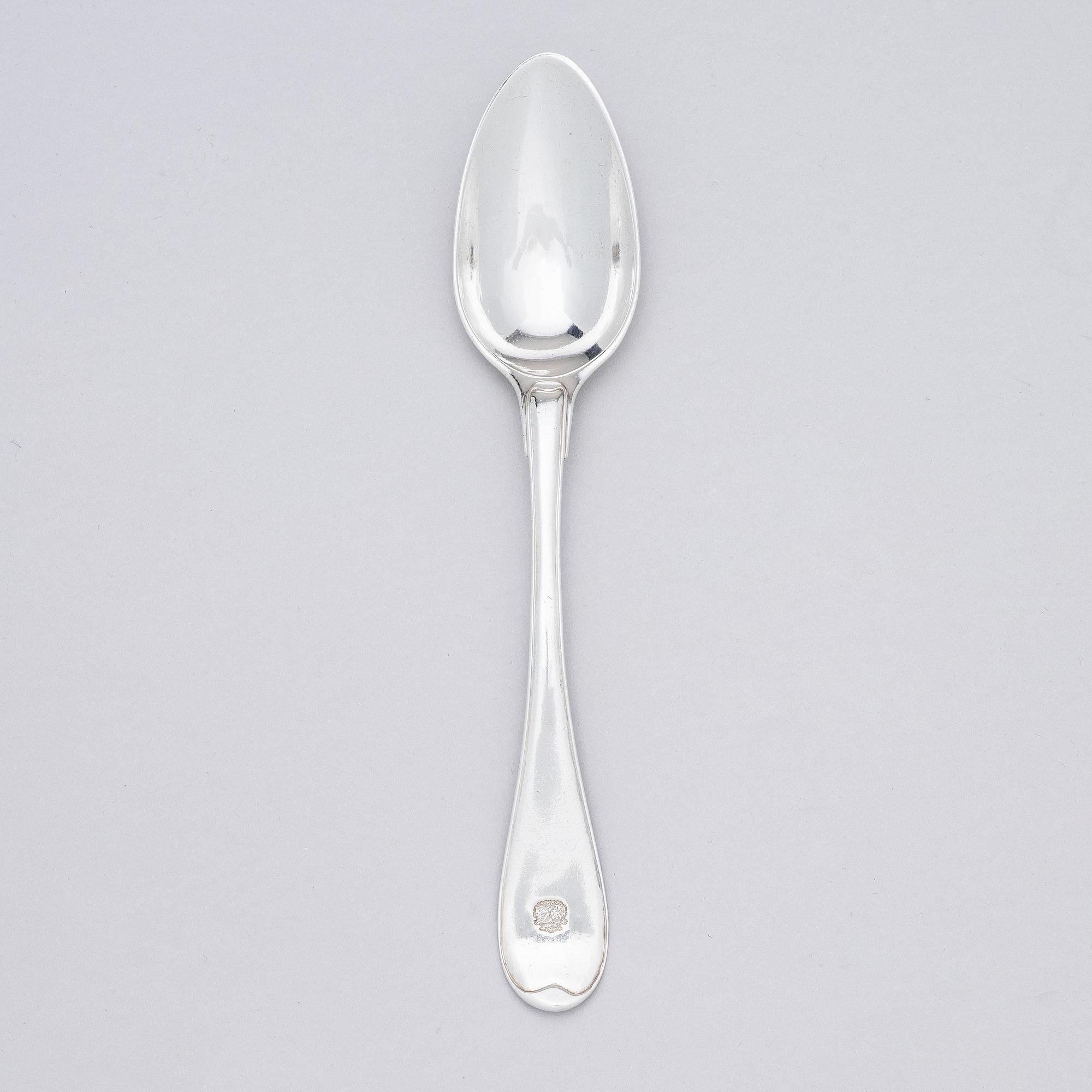 Twelve Swedish 18th century silver spoons, marks of Pehr Zethelius, Stockholm 1794.