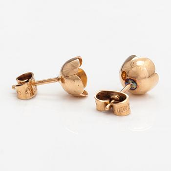 Liisa Vitali, Two pairs of "Kevät" earrings made of 14K gold. Westerback, Helsinki 1969 and 1971.