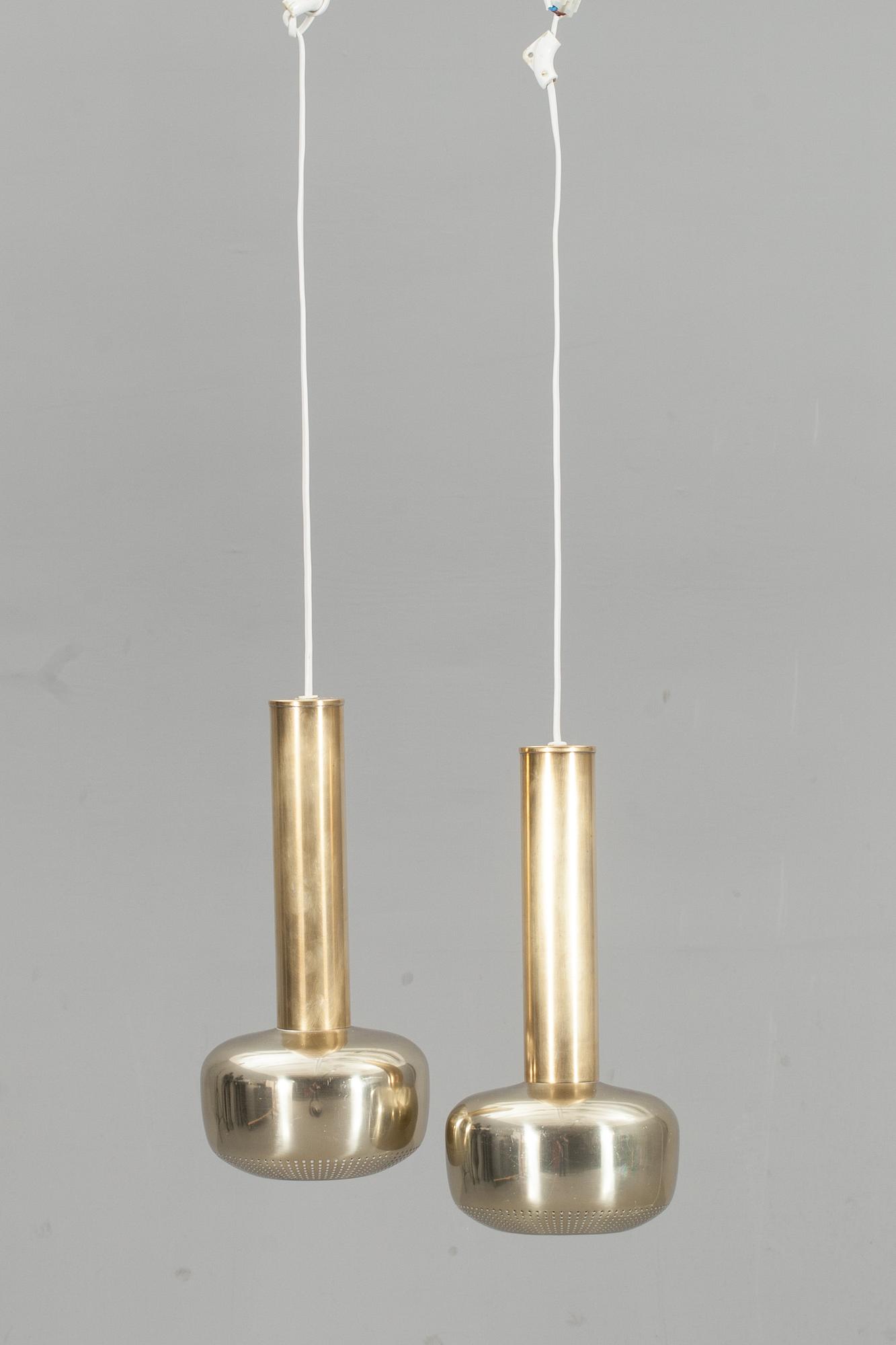 TAKLAMPOR, ett par, Wilhelm Lauritzen för Louis Poulsen, 1900-talets andra hälft.