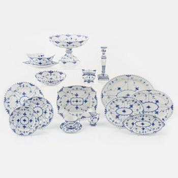 Royal Copenhagen mat- och kaffeservis, 86 delar, "Musselmalet".