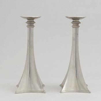 Just Andersen, ljusstakar, ett par, tenn, Danmark, 1920-30-tal.