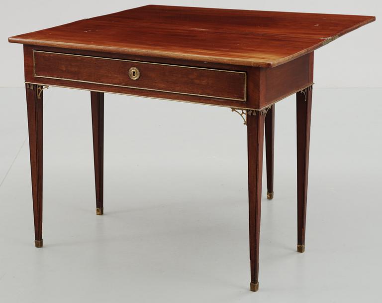 SPELBORD. Stockholmsarbete, 1700-talets slut. Sengustavianskt.