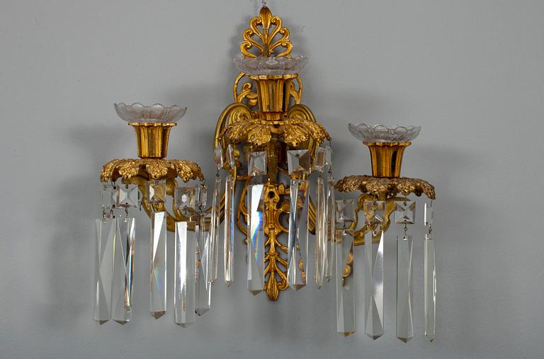 LAMPETTER,  ett par, förgylld brons samt kristaller, 1800-talets slut.