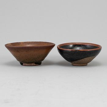 Two glazed ceramic bowls, Song dynasty.