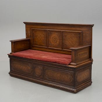 SOFFA. nyrenässans, omkring 1900.