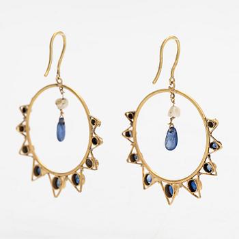 Earrings, 18K gold, seed pearls and sapphires.