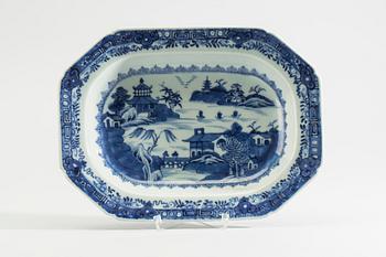 STEKFAT, porslin, Kina Qianlong(1736-95).