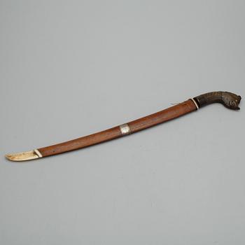 DOLK samt KLEWANGER, 4 st, Indonesien, 1900-talets början.