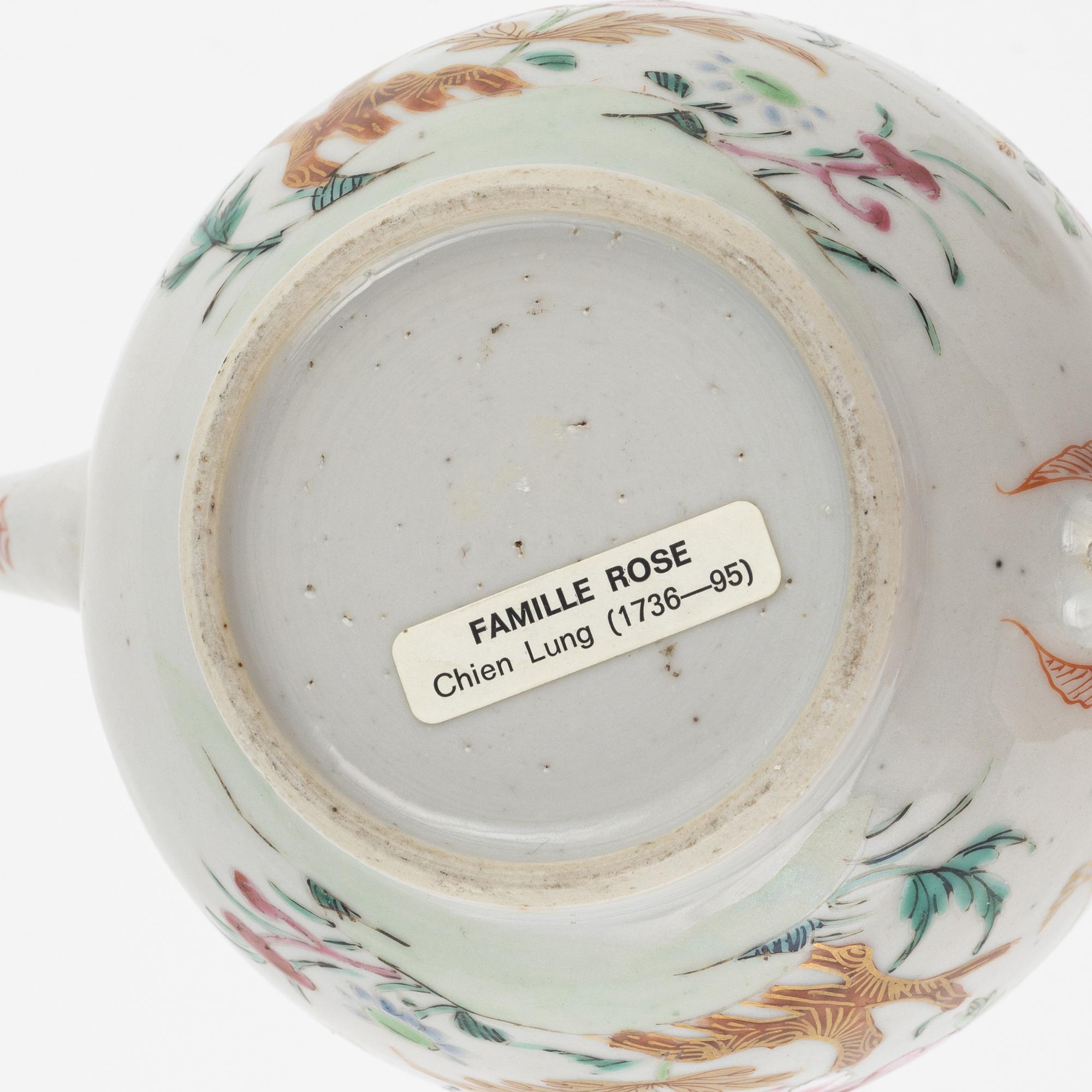 Tekanna med lock, porslin. Qingdynastin, 1700-tal.