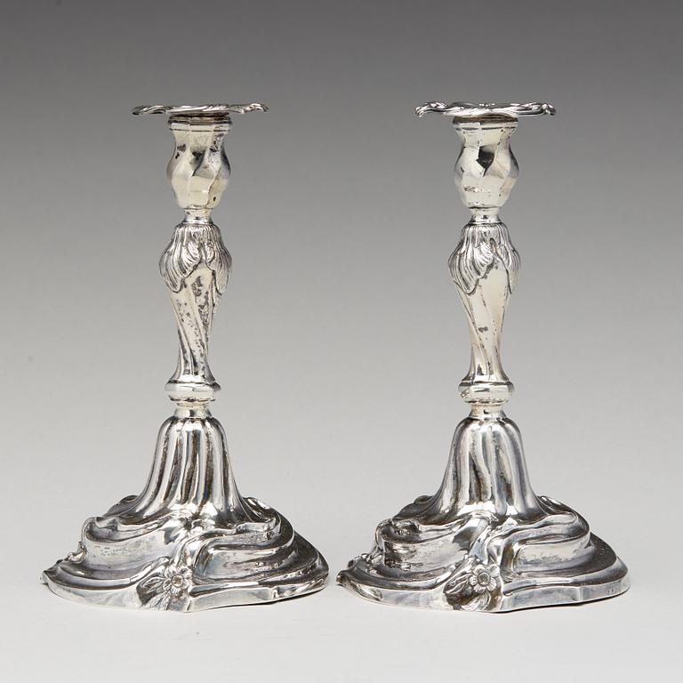 Carl Fahlberg, ljusstakar, ett par, silver, Uppsala 1765. Rokoko.
