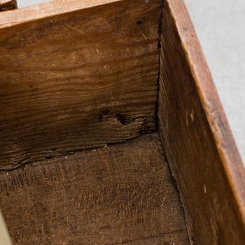 An oak and pine baroque table, 17th/18th Century.