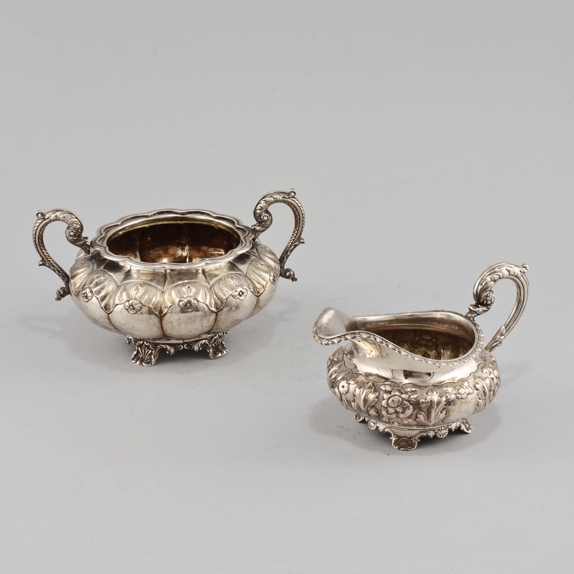 SOCKERSKÅL samt GRÄDDSNIPA, silver, London, England, 1800-talets första hälft. Vikt 605 g.