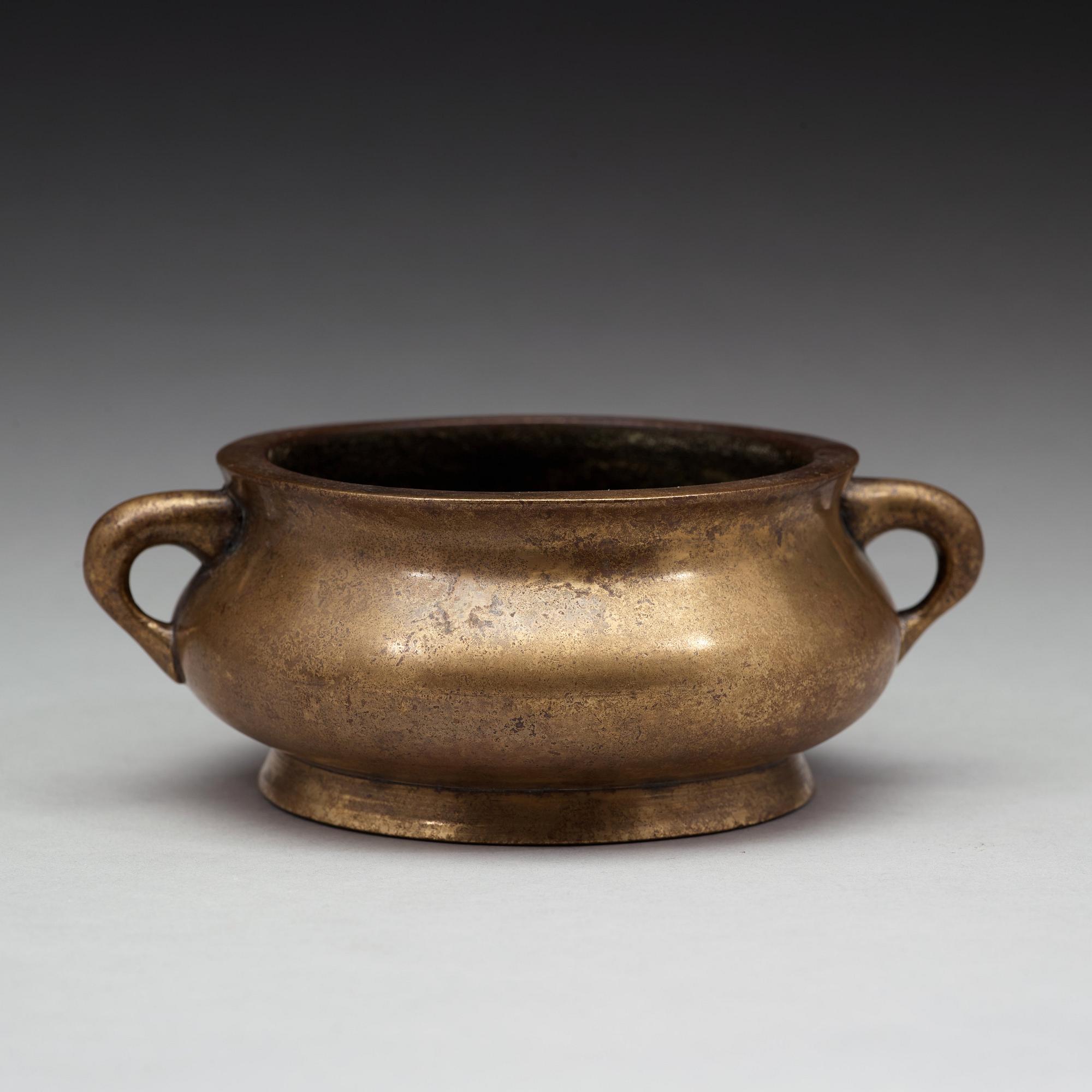RÖKELSEKAR, brons.  Qingdynastin (1664-1912).