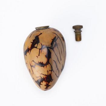 Snusflaskor, sex stycken, olika stensorter, bl.a. jade. Kina, 1900-tal.