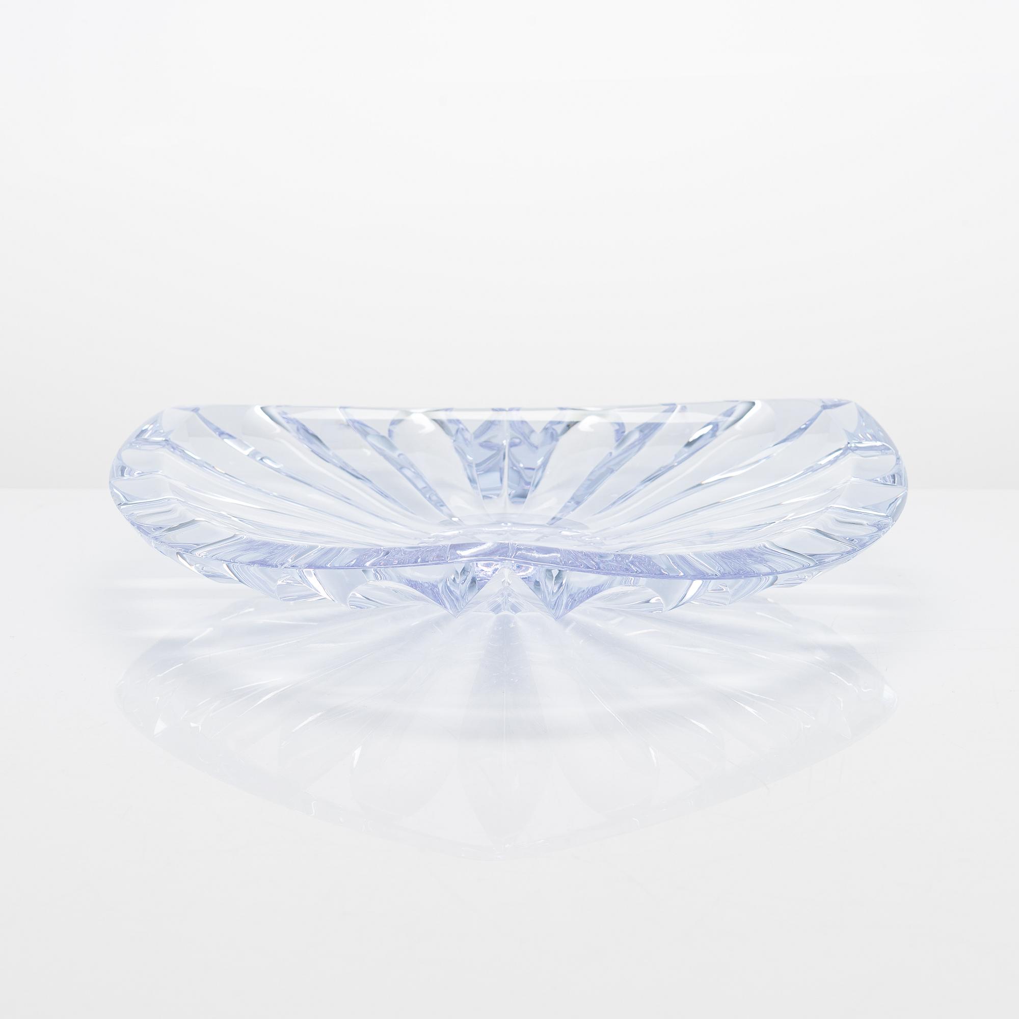 Aimo Okkolin, a cut crystal bowl, signed Aimo Okkolin Riihimäen Lasi oy.