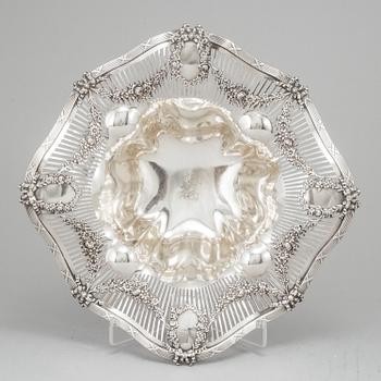 Tiffany & Co., brödkorg, silver. Louis XVI-stil.