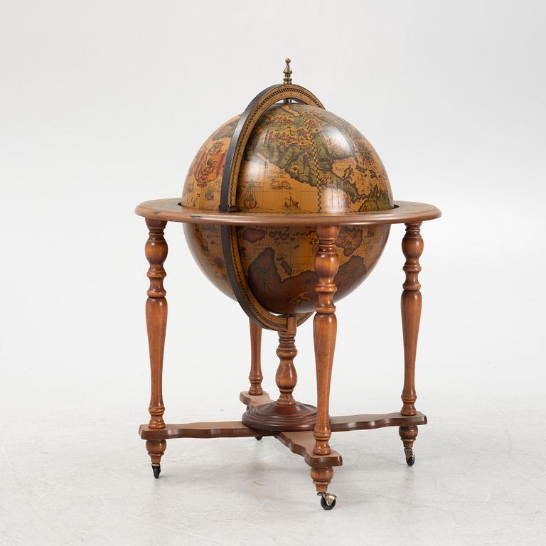 A globe bar cabinet end of the 20th Century.