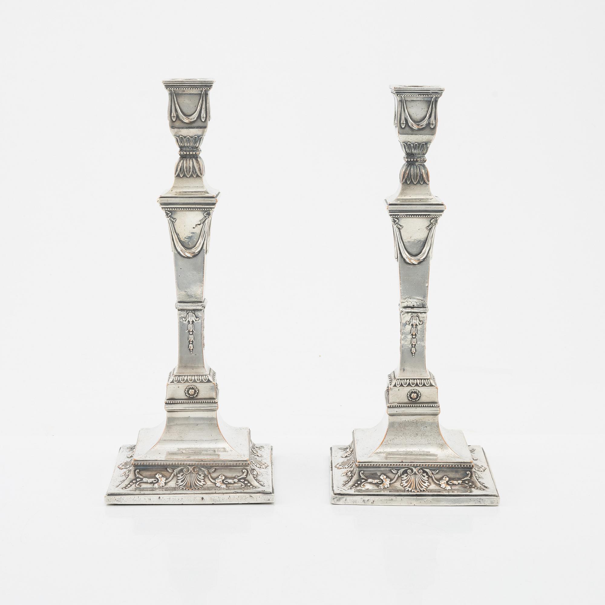 Ljusstakar, ett par, pläter, Louis XVI-stil, omkring 1900.