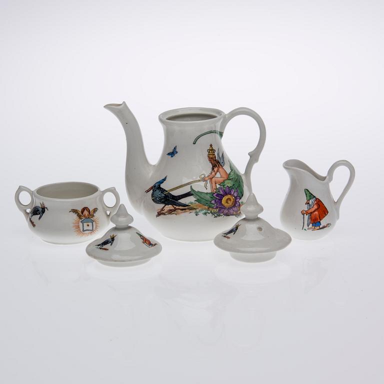 DELAR AV BARNSERVIS, 28 delar, porslin samt glas, Arabia, 1920-talet samt 1900-talets mitt.