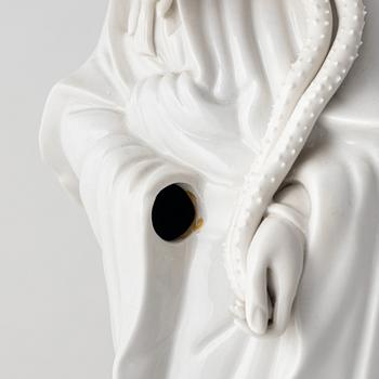 A Chinese bland cde Chine figure of a Guanyin, 20th century.