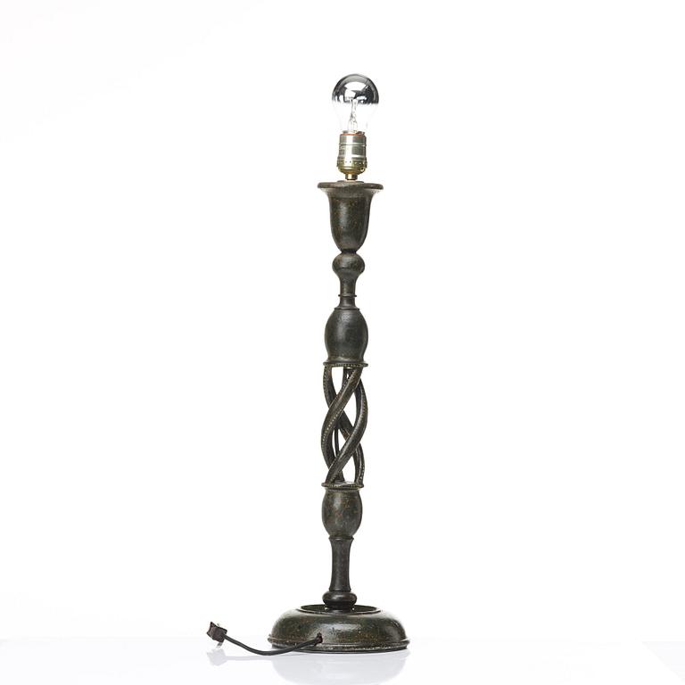 A 20th table lamp.