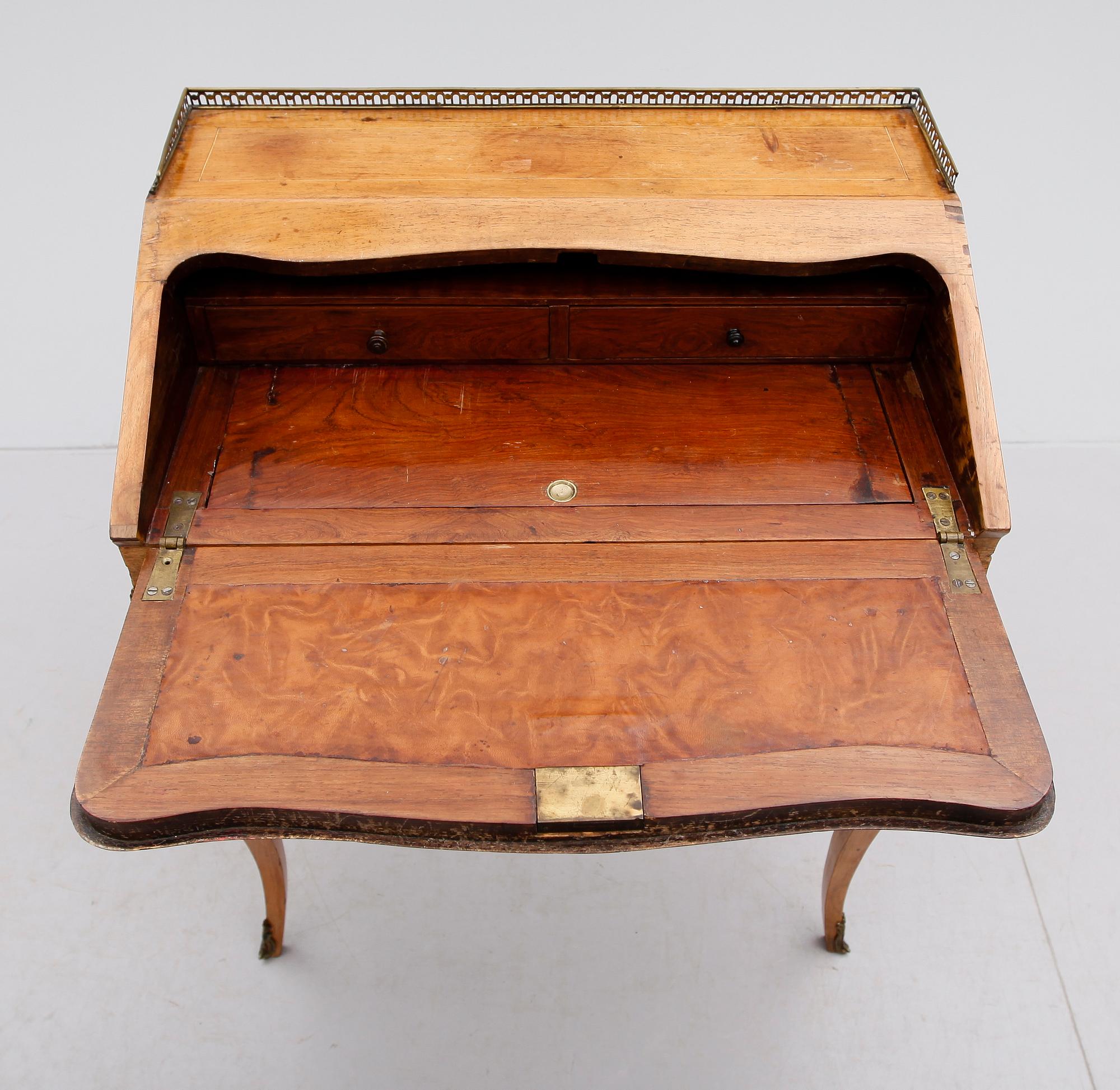 SEKRETÄR, rokokostil, 1800-tal.