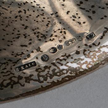 ERIC KALB, skål på fot, silver, Halmstad 1925, svenska importstämplar. Vikt c:a 790 g.