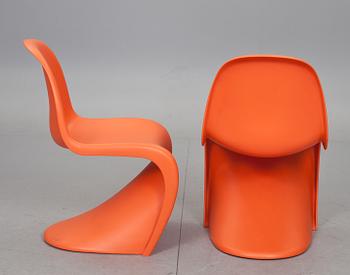 STOLAR, ett par, Verner Panton för Vitra, märkta.