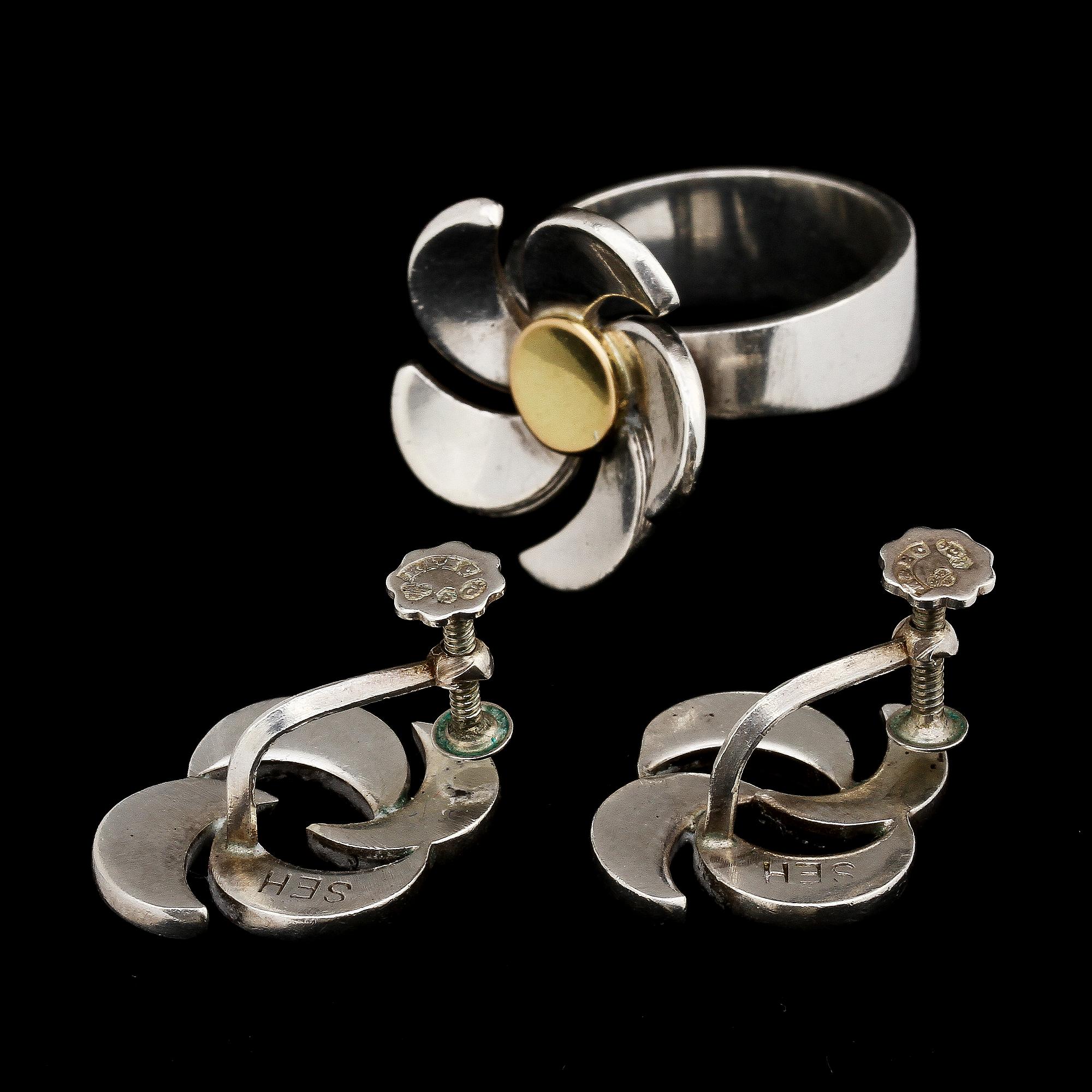 RING samt ÖRHÄNGEN, silver, Sven-Erik Högberg, Ceson, Göteborg, 1968. Vikt 15 g.
