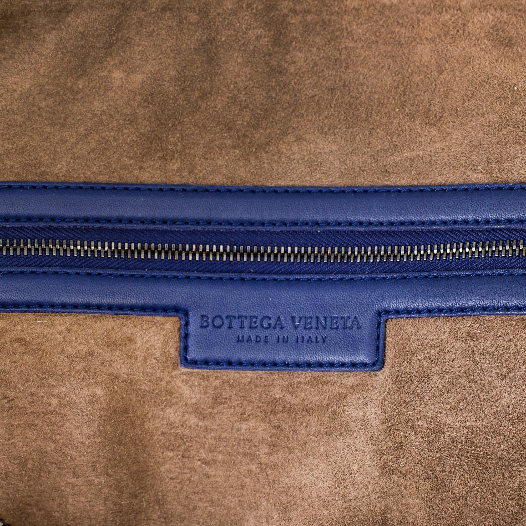 A 'Maxi Convertible Bag' in intrecciato nappa  from Bottega Veneta, 2014.