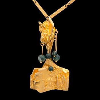 BJÖRN WECKSTRÖM, NECKLACE, "Rain in the mountains", 18K gold, moss agate. Lapponia 1970.