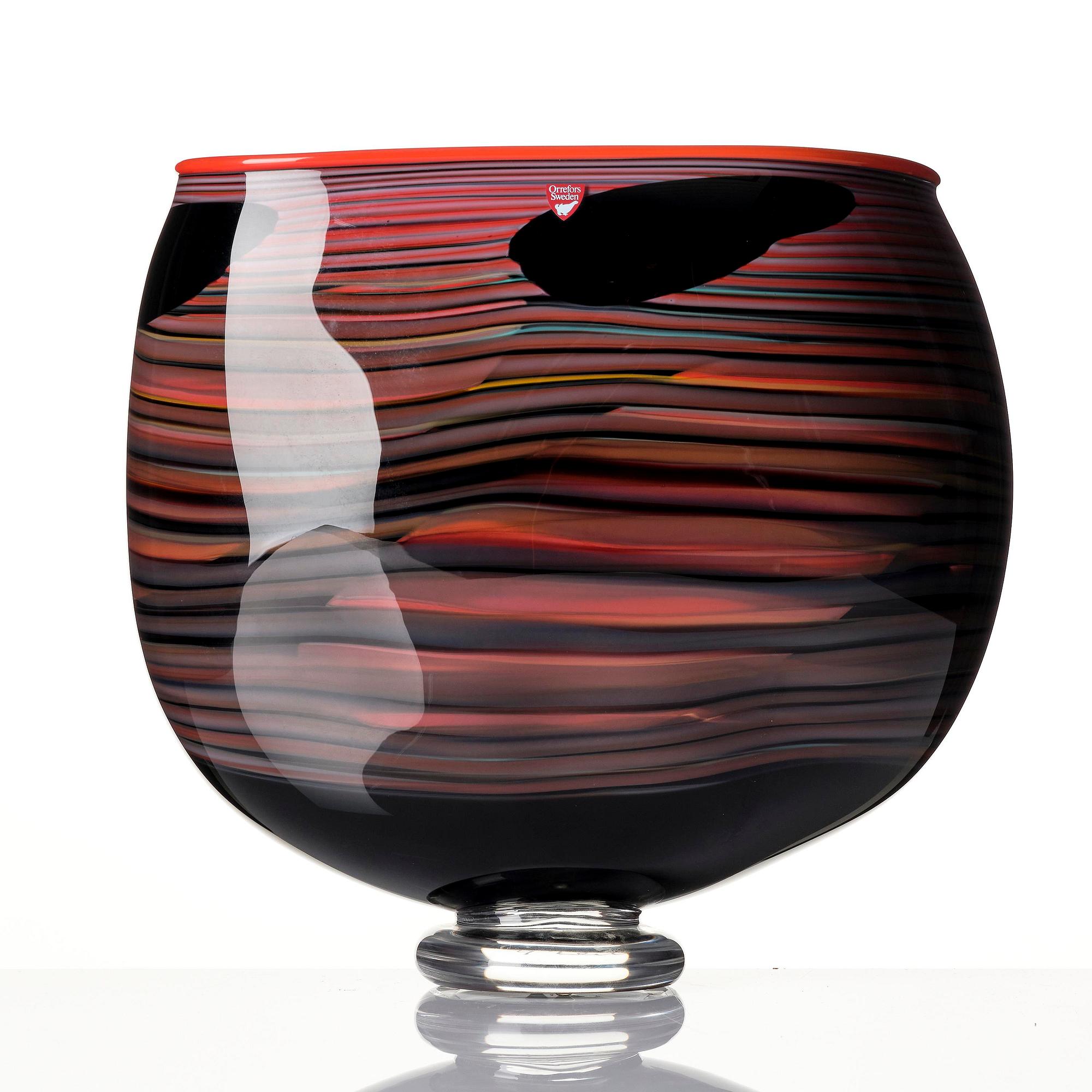 Gunnar Cyrén, a graal glass vase, Orrefors, Sweden, 1989.
