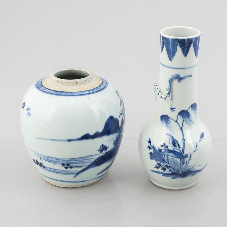 Four porcelain pieces, China, 19th and 20th century.